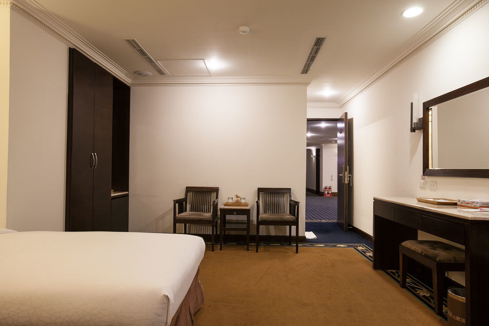 Chiayi King Hotel Экстерьер фото