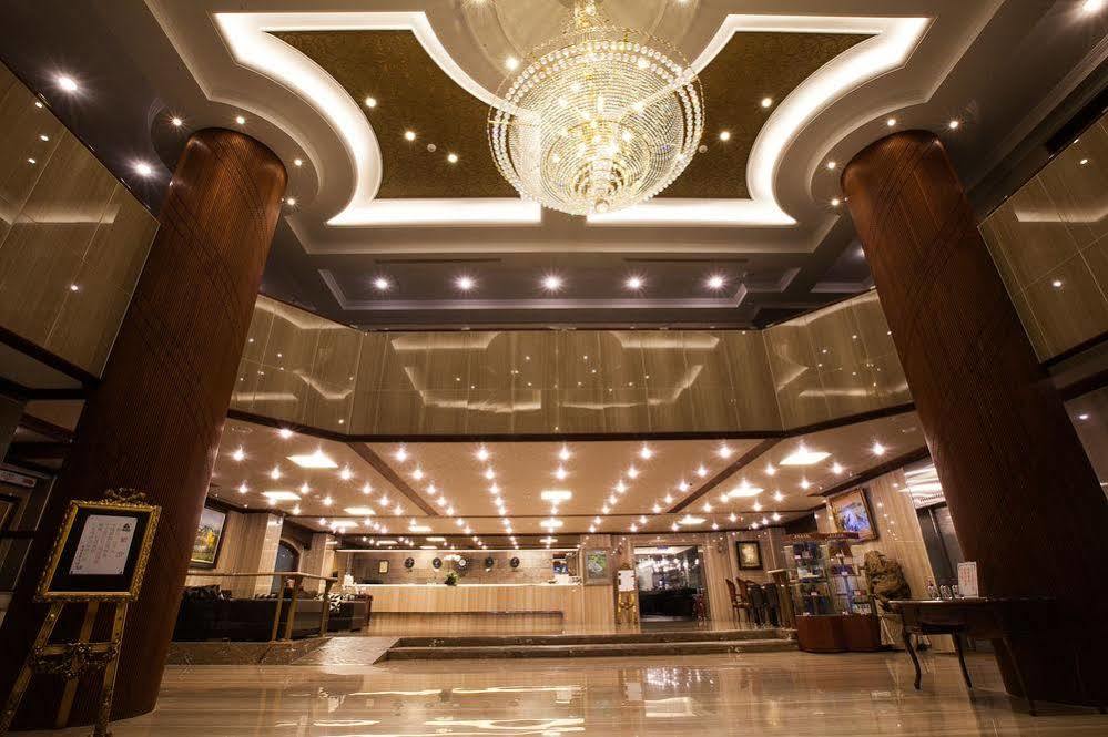 Chiayi King Hotel Экстерьер фото